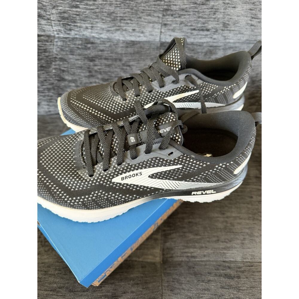 Size 10 -Brooks Revel 6 Black Blackened Pearl White Women’s Tennis Athletic Shoe - Picture 5 of 6